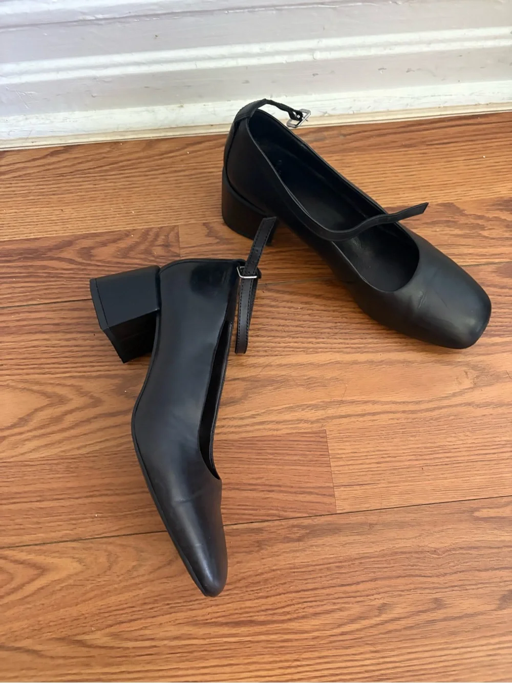 Vagabond Leather Black Heels with Ankle-Strap - size 39